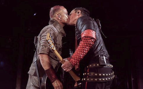 rammstein kiss in moscow