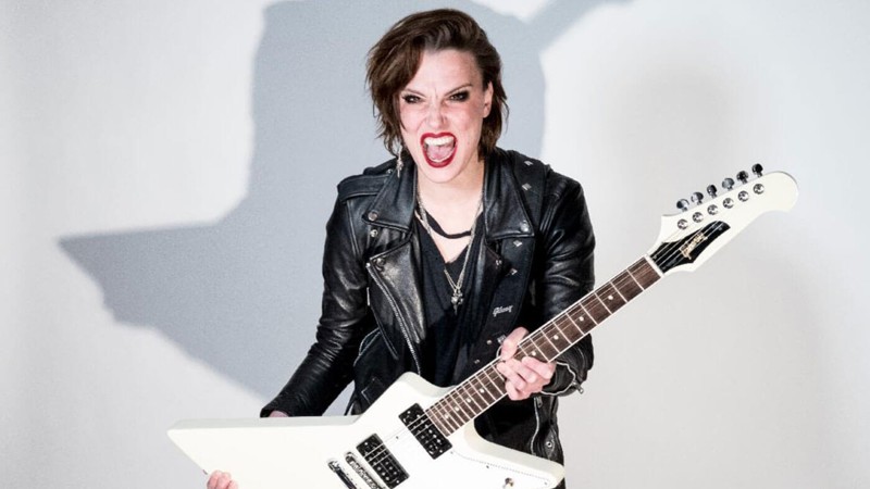 lzzy hale