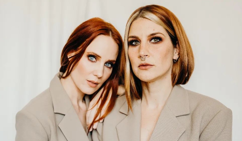 Charlotte Wessels и Simone Simons