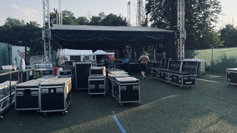 arena sofia airbourne stage building