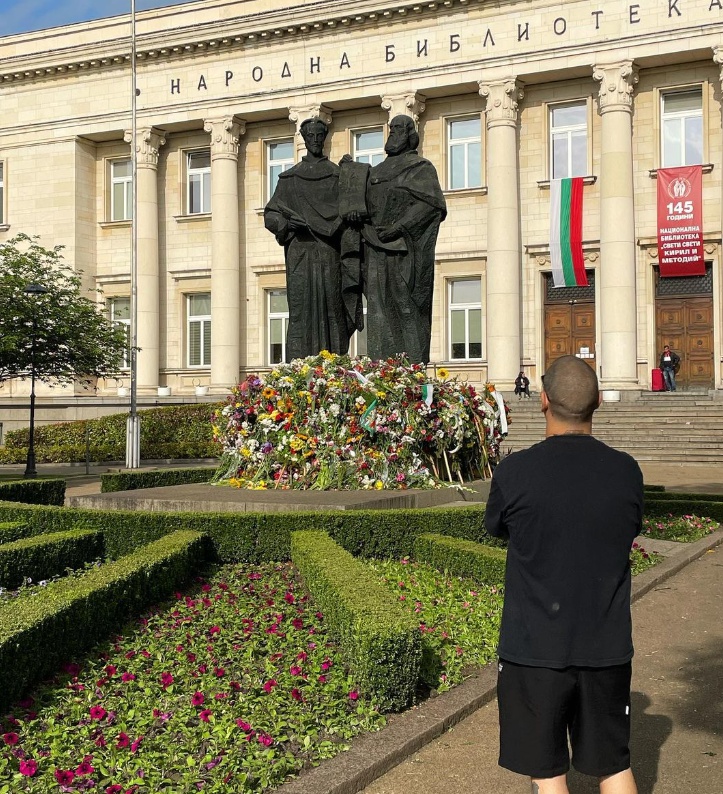 phil anselmo in sofiaat kiril i metodii statue