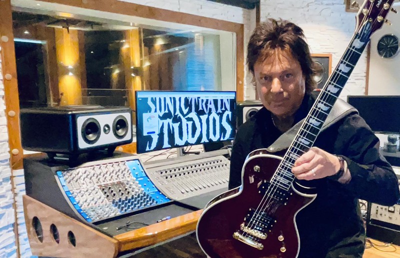 Andy La Rocque in studio
