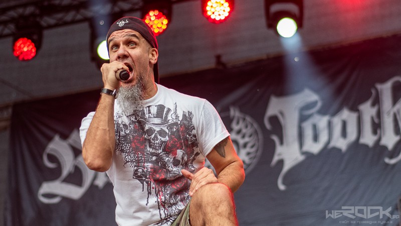 black tooth live