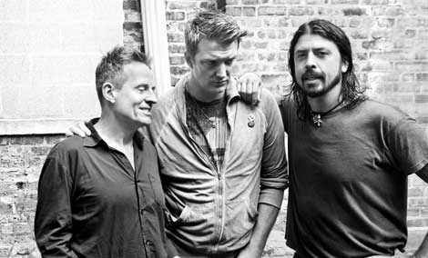 THEM CROOKED VULTURES