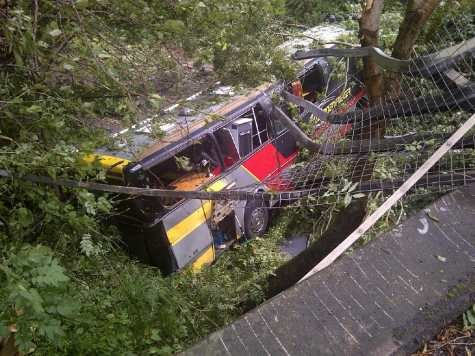 baroness bus crash